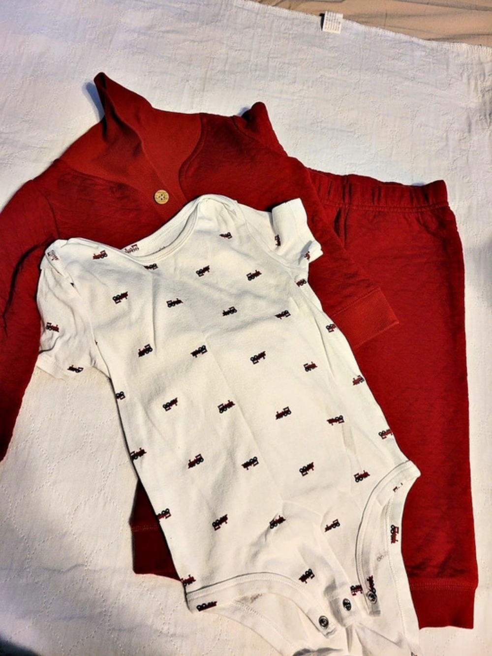 Carter's Baby 3-Piece Set Red & White 24M Like New